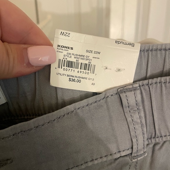 SONOMA 22W Gray Bermuda Shorts w/ Pockets NWT - Picture 3 of 4